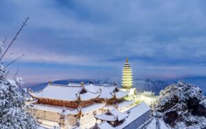 Hình ảnh tuyết rơi trên đỉnh Fansipan