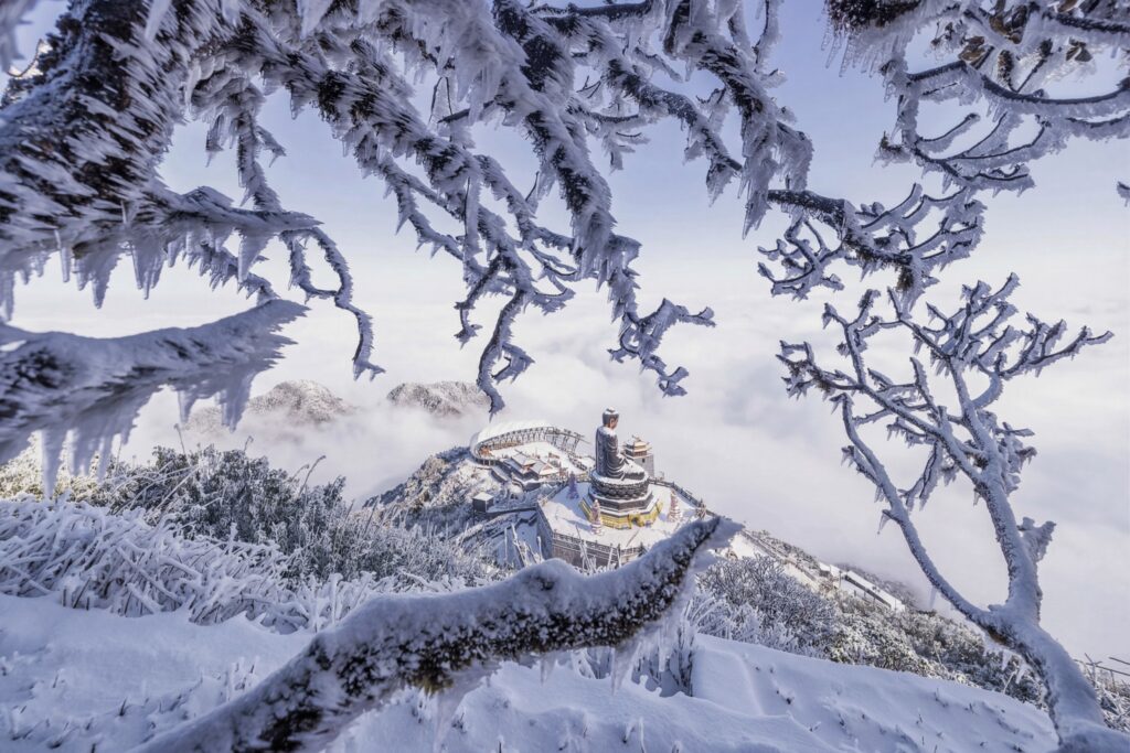 Hình ảnh tuyết rơi tựa trời Âu